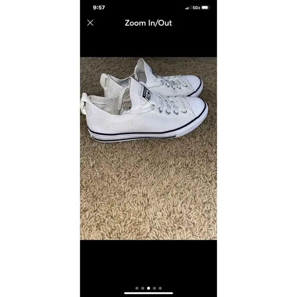 Converse All Star White Girls Size : 2 youth girls Tennis Shoes Sneakers